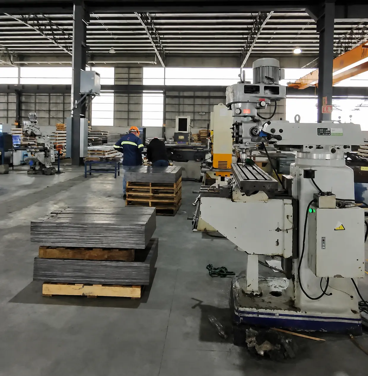 Área de maquinados industriales y transformación de metal en la planta de SMACERO